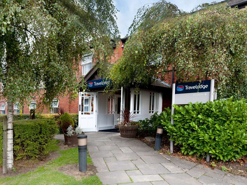 Travelodge Warrington Lowton Экстерьер фото