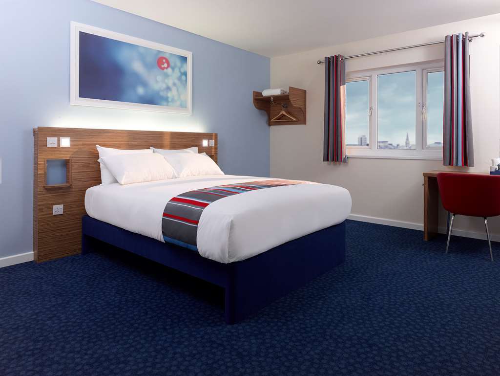 Travelodge Warrington Lowton Номер фото