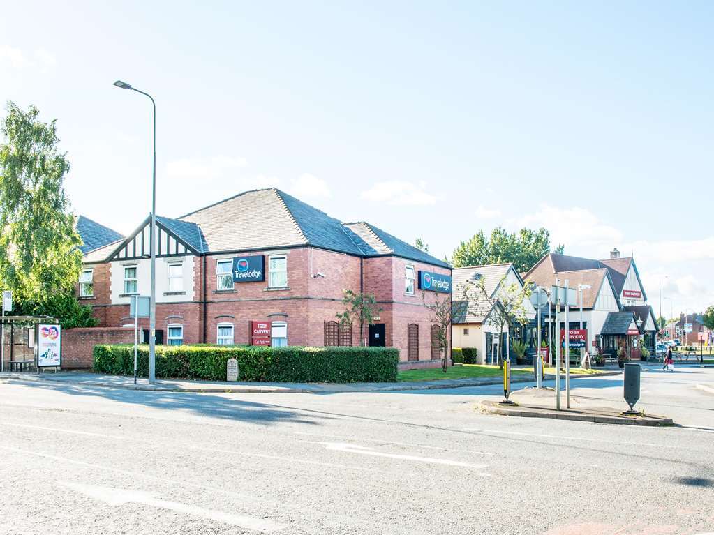 Travelodge Warrington Lowton Экстерьер фото