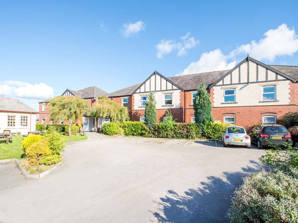 Travelodge Warrington Lowton Экстерьер фото