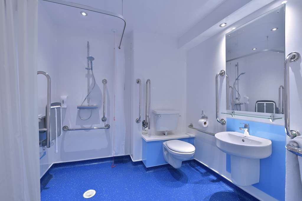 Travelodge Warrington Lowton Номер фото