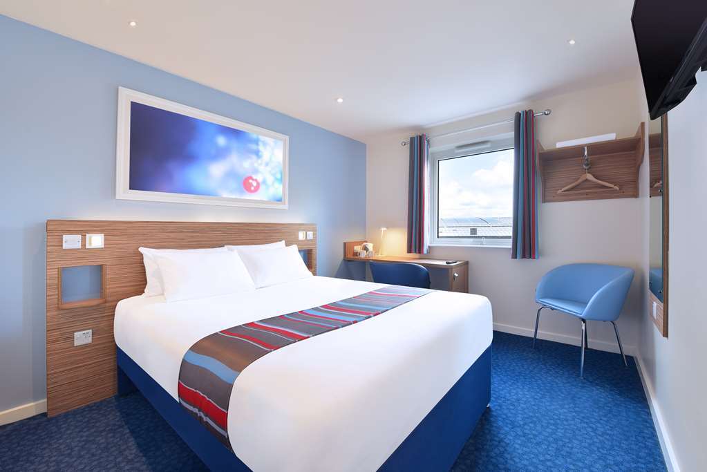 Travelodge Warrington Lowton Номер фото