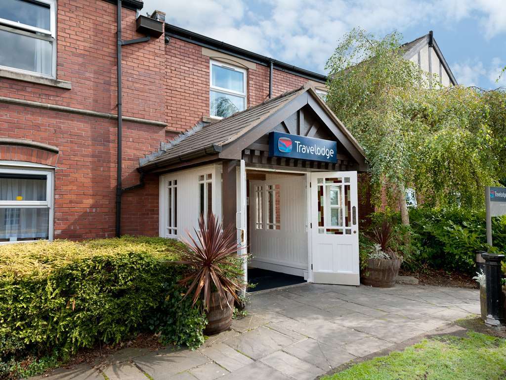 Travelodge Warrington Lowton Экстерьер фото